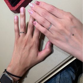 【カルティエ(Cartier)の口コミ】 デザインはシンプルなvカットで、良くも悪くも自己主張が激しくないリング…