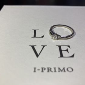 【アイプリモ(I-PRIMO)の口コミ】 指輪のデザイン:ダイヤのサイズが小さく、控えめなデザインを好む人にオス…