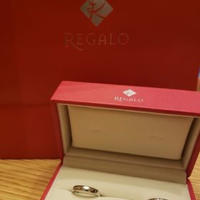 【REGALO(レガロ)の口コミ】 シンプルなデザインのものを探しており、その中でも質感が良く光沢があり…