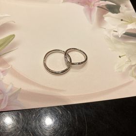 【ケイウノ ブライダル(K.UNO BRIDAL)の口コミ】 2色のウェーブがポイントです。プラチナとピンクゴールドの2色使いで、派…