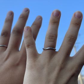 【ケイウノ ブライダル(K.UNO BRIDAL)の口コミ】 まず、価格はすごくリーズナブルです。
そして、指に馴染むウェーブのデザ…