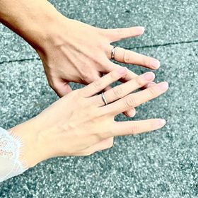 【俄(にわか)の口コミ】 若干Ｖの字の形をしているので、指が細く見えるところが気に入っているポ…