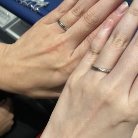 【銀座ダイヤモンドシライシの口コミ】 婚約指輪をこちらで購入していたので、セットリングも見たくて来店しまし…