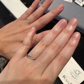 【ケイウノ ブライダル(K.UNO BRIDAL)の口コミ】 オーダーもあるので価格はやや高めの印象です。それでも2人だけの指輪が作…