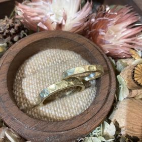 【鎌倉彫金工房の口コミ】 自分たちだけの世界にひとつの指輪なこと。
作る過程も思い出になりより一…