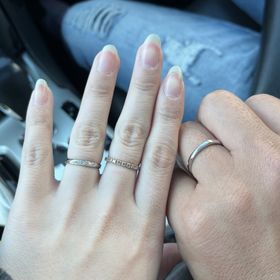 【JEWEL SEVEN BRIDAL(ジュエルセブンブライダル)の口コミ】 指輪のデザインがとても可愛くて　
この真ん中にあるダイヤがとてもお気に…