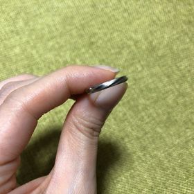 【YUKA HOJO(ユカホウジョウ)の口コミ】 プラチナで作りました。あまり見かけないけどシンプルなデザインで気に入…