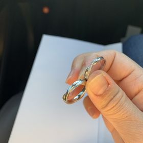 【Aimeroir(エメルワール)の口コミ】 交差してる部分がとても可愛くデザインに一目惚れしました。
メンズはつや…