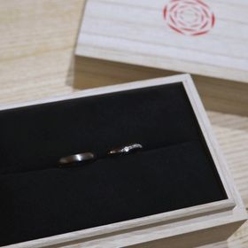 【出雲結(いずもゆい)の口コミ】 ゴールドのラインが美しいです。また、同じ銘柄でベースのデザインは一緒…