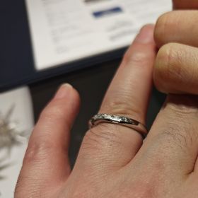 【エクセルコダイヤモンド(EXELCO DIAMOND)の口コミ】 男性用はシンプルなデザインが多い中、個性的なデザインがまず目にとまり…