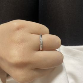 【銀座ダイヤモンドシライシの口コミ】 デザインがシンプルで可愛いです。
男性の指輪は他の指輪と違ってダイヤモ…