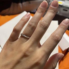 【アイプリモ(I-PRIMO)の口コミ】 指輪のデザインが綺麗で、一目惚れしました。ウェーブにかかったキラキラ…