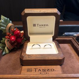 【TANZO.(鍛造指輪)の口コミ】 内側のエッジが丸めてあって着け心地が良いです。鍛造製の指輪のため強度…