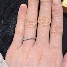 【ケイウノ ブライダル(K.UNO BRIDAL)の口コミ】 アレンジ次第でどんな表情にもなるデザインだと思います。私は右側にバラ…