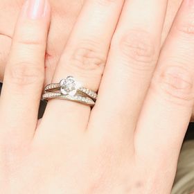 【グラフ(GRAFF)の口コミ】 ねじりのデザインを取り入れたフルエタニティです。
このリングの素晴らし…