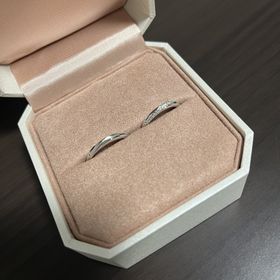 【TRECENTI(トレセンテ)の口コミ】 女性用は、細めのフレームに、ダイヤモンドのラインが斜めに入ったデザイ…