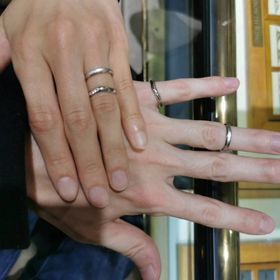 【SUEHIRO(スエヒロ)の口コミ】 V時の太めの指輪を探していたのですがなかなか見つからず、こちらの店舗に…