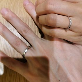 【BIJOUPIKO(ビジュピコ)の口コミ】 V字、ウェーブの指輪で検討していました。スヌーピーの刻印ができ、ハート…