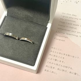 【COCKTAIL(カクテル)の口コミ】 「指輪のデザインはある程度シンプルな物で上下の加工が違うもの」と2人で…