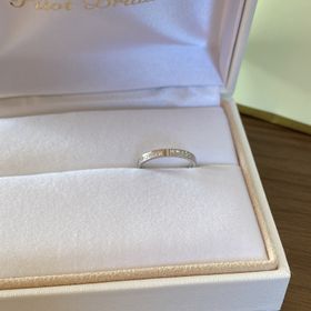 【PILOT BRIDAL(パイロットブライダル)】の口コミ ・長年つけても飽きないデザイン
・一見シンプルに見えるが少し輝きがある...