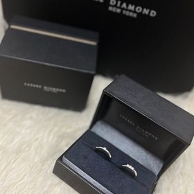 【ラザール ダイヤモンド(LAZARE DIAMOND)の口コミ】 デザインがとにかくかわいくておすすめです。
種類も多いので自分の好みの…