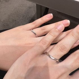 【アイプリモ(I-PRIMO)の口コミ】 新郎、新婦ともにデザインが可愛いので毎日付けてても楽しめます。片方に…