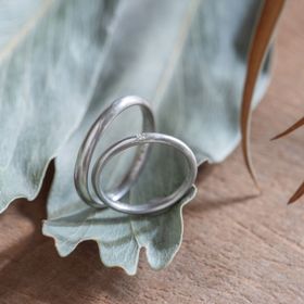 【Cayof(カヨフ)の口コミ】 シンプルなデザインのものが良くて、担当の方と相談してこのデザインに決…