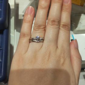 【銀座ダイヤモンドシライシの口コミ】 V字の指輪を探していて、こちらのエターナルサンライズという指輪に出会い…