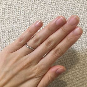 【ヴァンドーム青山(VENDOME AOYAMA)の口コミ】 シンプルですが、ねじれのあるデザインで、指が長く見える点がポイントで…