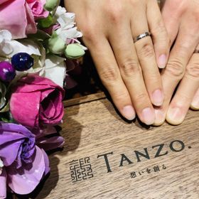 【TANZO.(鍛造指輪)の口コミ】 お互いに華美な装飾は嫌いだったので、なるべくシンプルに石も無いもので…