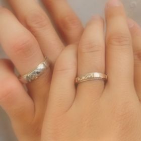 【サロン・ド・ルシェルの口コミ】 ゼクシィなどの雑誌を持ち込み、色んな指輪の一部分を組み合わせたいと要…