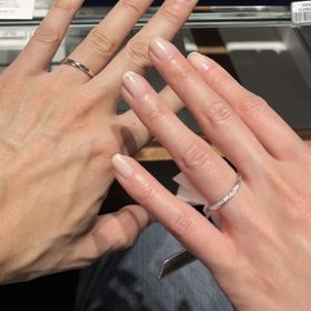 【銀座ダイヤモンドシライシの口コミ】 女性用は、ダイヤモンドがキラキラとしているところがいいと思いました。…