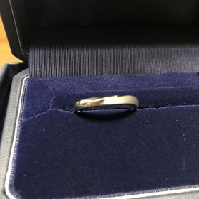 【銀座ダイヤモンドシライシの口コミ】 他のメーカーには行かず、最初に行ったダイヤモンド白石で決めました。
デ…