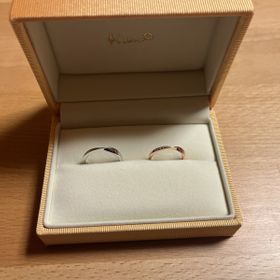 【ケイウノ ブライダル(K.UNO BRIDAL)の口コミ】 指輪の内側の刻印をデザイナーさんがオリジナルで希望通りに描いてくれる…