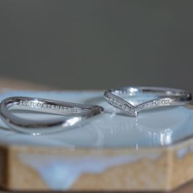 【Cayof(カヨフ)の口コミ】 指輪のデザイン、テクスチャーや素材など、アトリエで比べながら選ぶ時間…