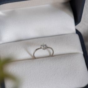 【Cayof(カヨフ)の口コミ】 結婚指輪と一緒に婚約指輪もセミオーダーで作っていただきました。重ね付…