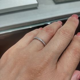 【アイプリモ(I-PRIMO)の口コミ】 プラチナのハーフエタニティリングを探していました。いくつかハーフエタ…