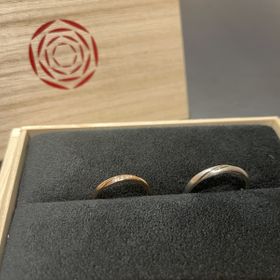 【出雲結(いずもゆい)の口コミ】 自分たちの好みに出会えた上に、和が特徴の指輪はあまりないので、デザイ…