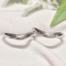 【ケイウノ ブライダル(K.UNO BRIDAL)の口コミ】 派手すぎず、可愛いデザイン！付け心地も良く、気に入っています。ルミナ…