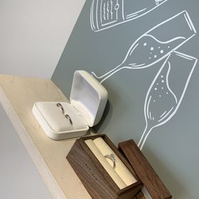 【BONDS(ボンズ)の口コミ】 外側プラチナ素材と内側K18の素材のリングを選びました。
内側が特に気に…