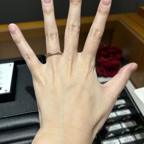 【エクセルコダイヤモンド(EXELCO DIAMOND)の口コミ】 普段、指輪を全くつけない私ですが、付け心地が良くてずっと付けていても…