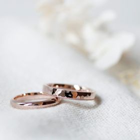 【ついぶ工房の口コミ】 派手な色ではなく、それでもって個性的なものが良いと思い、2人でピンクゴ…