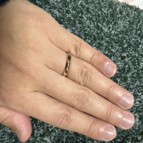 【アイプリモ(I-PRIMO)の口コミ】 ゴールドで気に入っています。ウェーブのかかった形が好みだったので、こ…