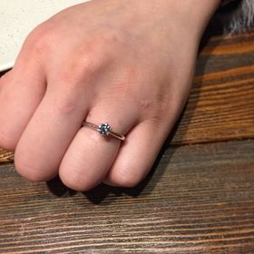 【銀座ダイヤモンドシライシの口コミ】 2人で選んで、店員さんからいろいろ説明を受けデザインがたくさんあったの…