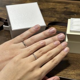 【LUCIE(ルシエ)の口コミ】 半分はダイアモンドが並んでいて、半分はついていないデザインです。あま…