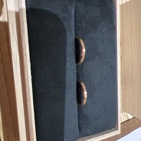 【出雲結(いずもゆい)の口コミ】 シンプルなデザインで、飽きがこない。
色はピンクゴールド。スモークがか…