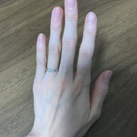 【ラザール ダイヤモンド(LAZARE DIAMOND)の口コミ】 一見5石に見えるけど実は15石なところと、ハーフエタニティまではいかない…