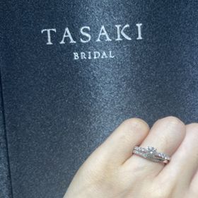 【TASAKI(タサキ)の口コミ】 パヴェのデザインです。フレームの部分までキラキラしていて着用してて気…