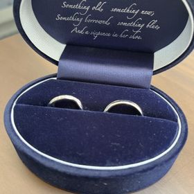 【Something Blue(サムシングブルー)の口コミ】 シンプルなデザインで好みに合っていて、落ち着きます。
ウェーブのかかっ…