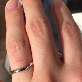 【銀座ダイヤモンドシライシの口コミ】 太過ぎず、細過ぎず、程良い太さのものを探していました。
太過ぎて「指輪…